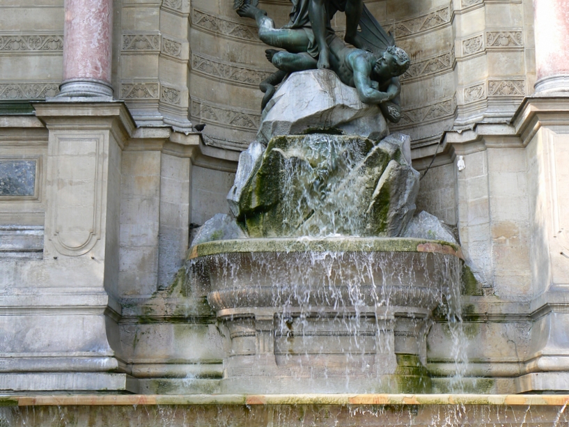 Place St Michel: Place St Michel Sous la Canicule 007